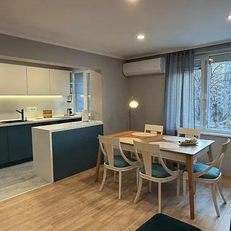 Cozy Sea Garden Apartment